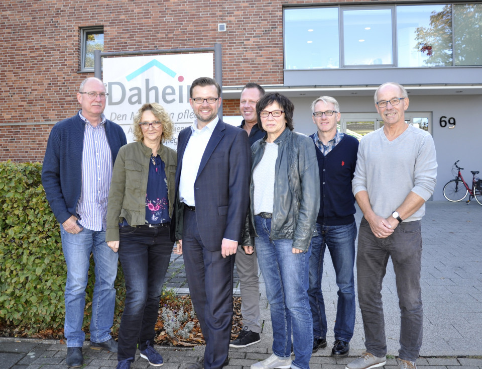 Landtagsabgeordneter Raphael Tigges (3.v.l.) mit (v.l.) Burkhard Kankowski, Susann Klingert, André Korbach, Marlene Kuhlmann und Oliver Lömker vom Landtagsabgeordneter Raphael Tigges (3.v.l.) mit (v.l.) Burkhard Kankowski, Susann Klingert, André Korbach, Marlene Kuhlmann und Oliver Lömker vom